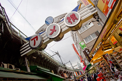 年末の賑わいは冬の風物詩