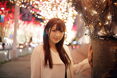 様々な国籍の人々が行き交う